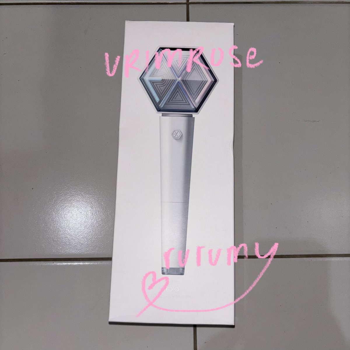 vrimrose's tweet photo. wts — want to sell lightstick ls exo eribong ver. 3

✅ SEALED (+random pc)
⭐️ ready ina, siap co &amp; siap kirim
🏡 jakarta https://t.co/1rZzEwSlow