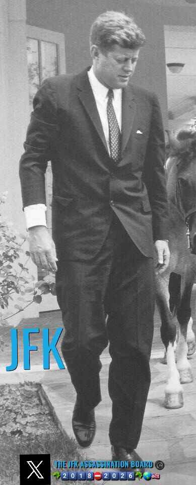 BoardJfk's tweet image. JFK photographed walking around the White House grounds with his daughter's, Caroline, pony named "Macaroni."

#JFKassassinationboard #JFK #35thPresident #1960s #truth #JFK62 #justiceforJFK #assassination #conspiracy #OTD #Twitter@BoardJfk  
jfkconspiracyforum.freeforums.net