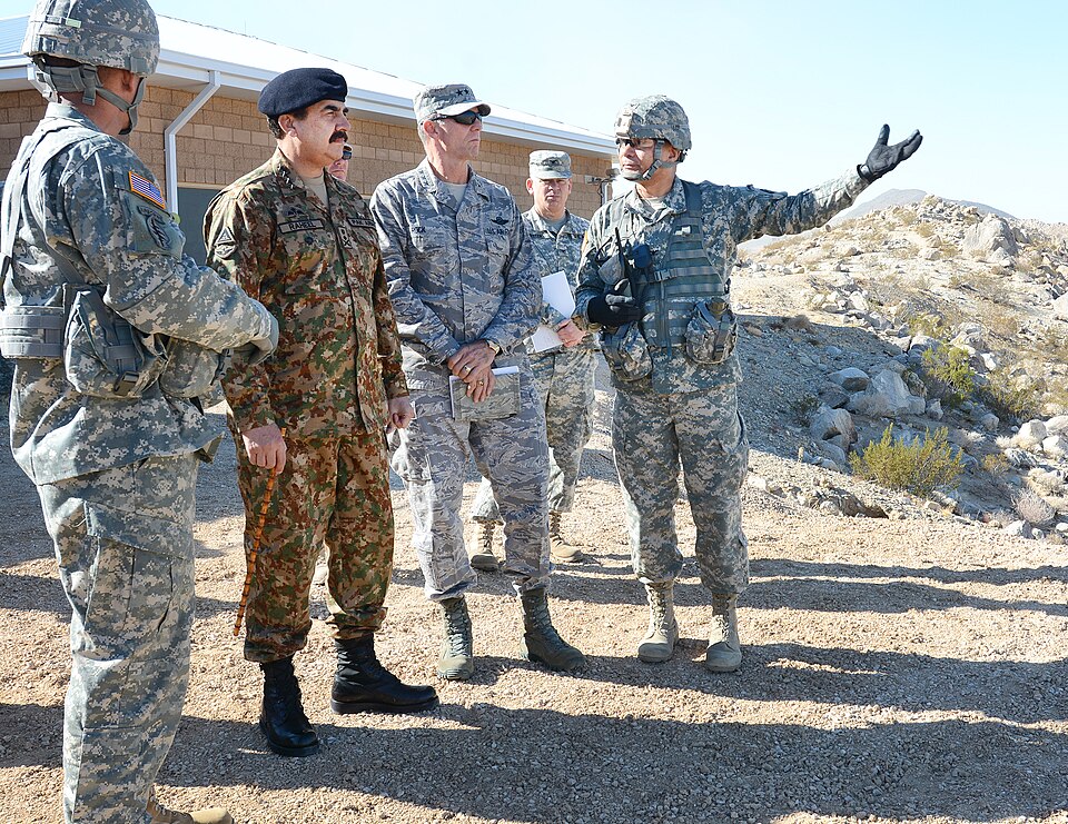 Reports from Islamabad indicate that U.S. special forces have seized weapons from Pakistani military units and assumed control of key security operations in the capital. 

#Hürmüz #Israël #7Abr #celinedion