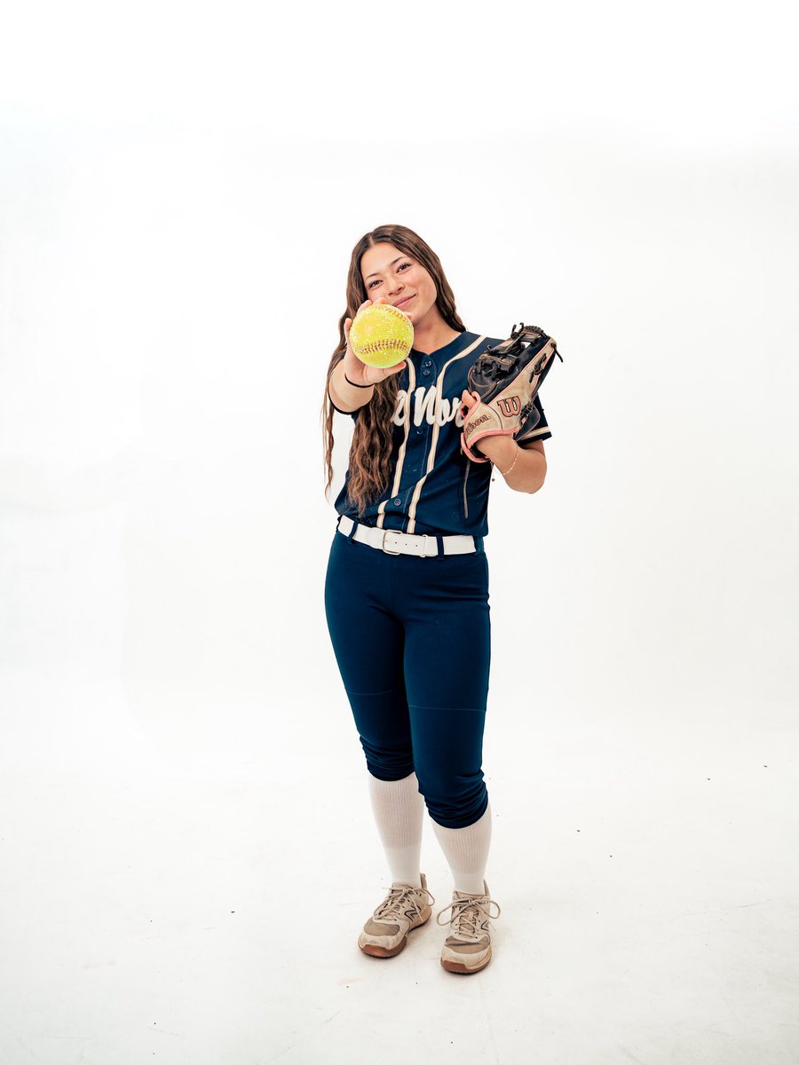 TaylorMaeda1's tweet photo. Year✌️

#classof2028 #delnortenighthawks #studentathlete https://t.co/0yDbfjJjg5