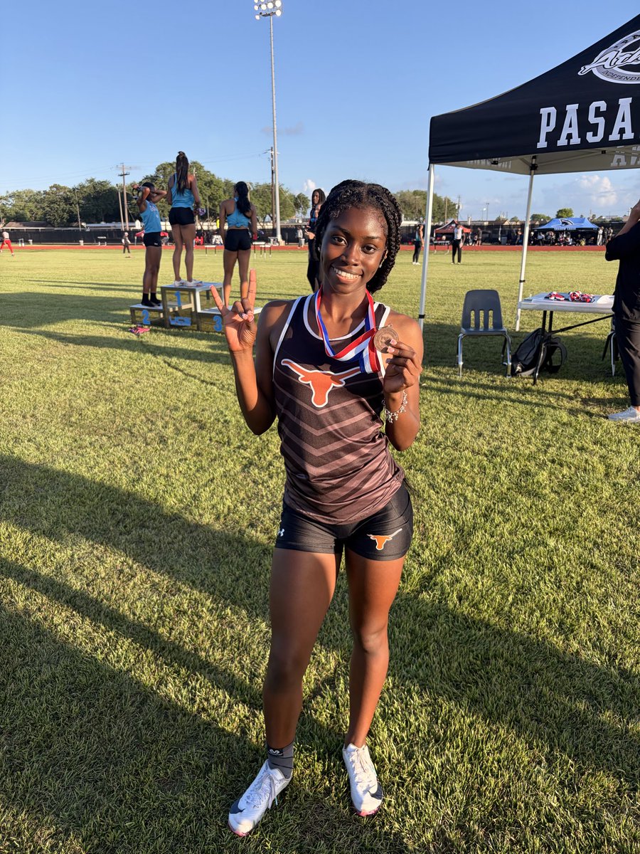 DoBiE_GirlsT&F tweet media