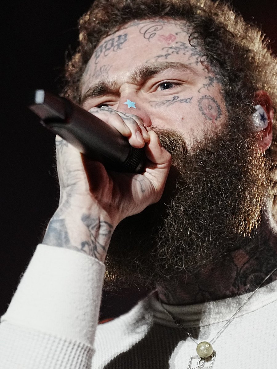 ExtraPosty's tweet photo. Sunday’s free @PostMalone concert was (March) madness! #CapitalOneJamFest https://t.co/XZoz8Px25d