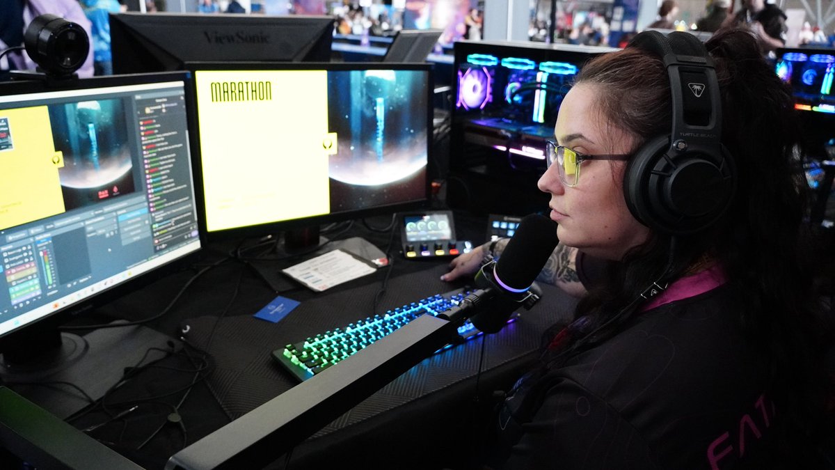 FatalVixxn's tweet image. Thank you @BombasticSly for some shots from @pax &amp;amp; @LANFESTgames!

One thing I never get enough of is pictures! Downfall of being more present in the moment!

#pax #bestfriends #squad #gamers