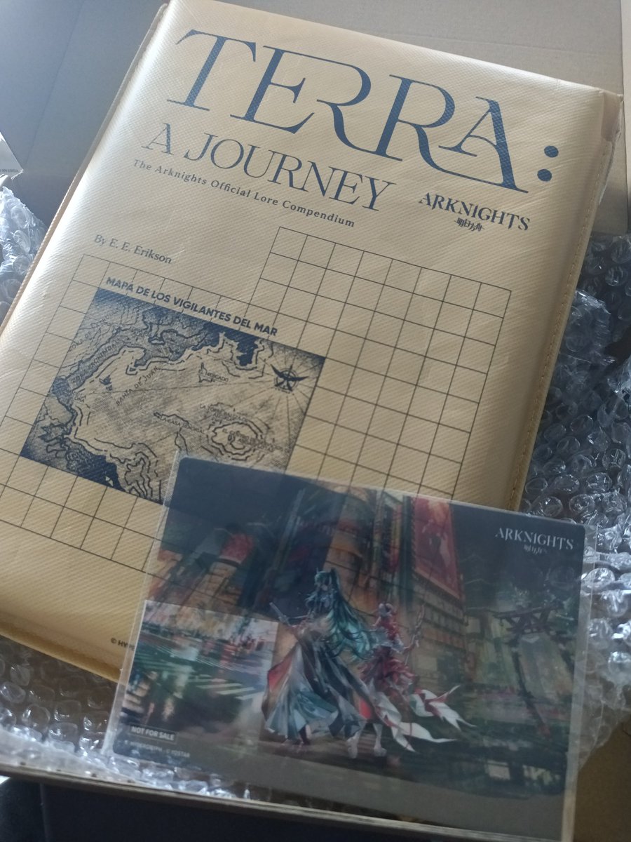 TopSixtyFour's tweet photo. Ya me ha llegado el libro de Arknights: Terra con una postal de PVC de regalo wii https://t.co/qNwEvsLafA