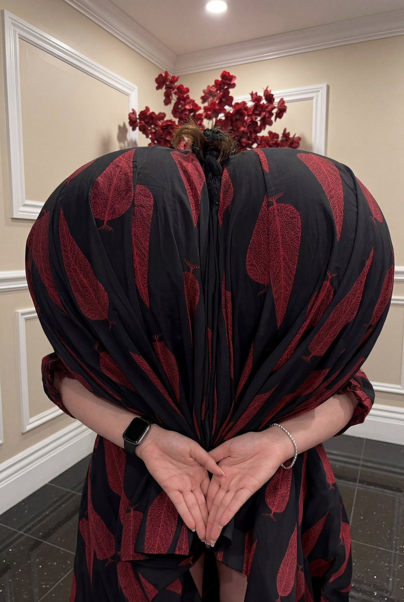 Maham_66's tweet photo. Is it a heart? Is it a dress? Or is it just a really good camera angle 💙🧕 https://t.co/G7yUKKO7pr