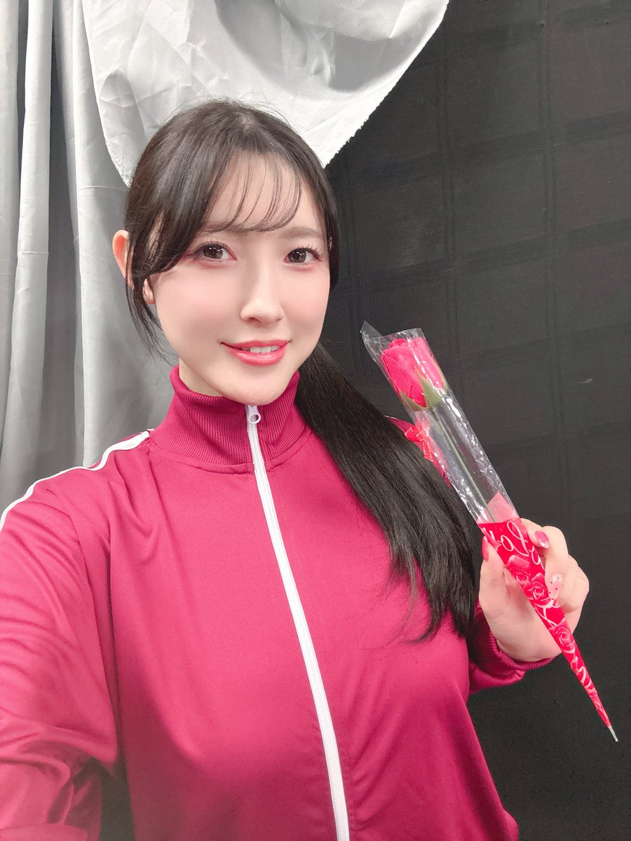 morisawa_kana's tweet photo. しょうちゃん！
ご観劇&amp;お祝い花ありがとー！🌹
新しい朗読劇楽しんでくれてたらうれしいな✨
#罪罰ふたり https://t.co/qxTrLCFmPa