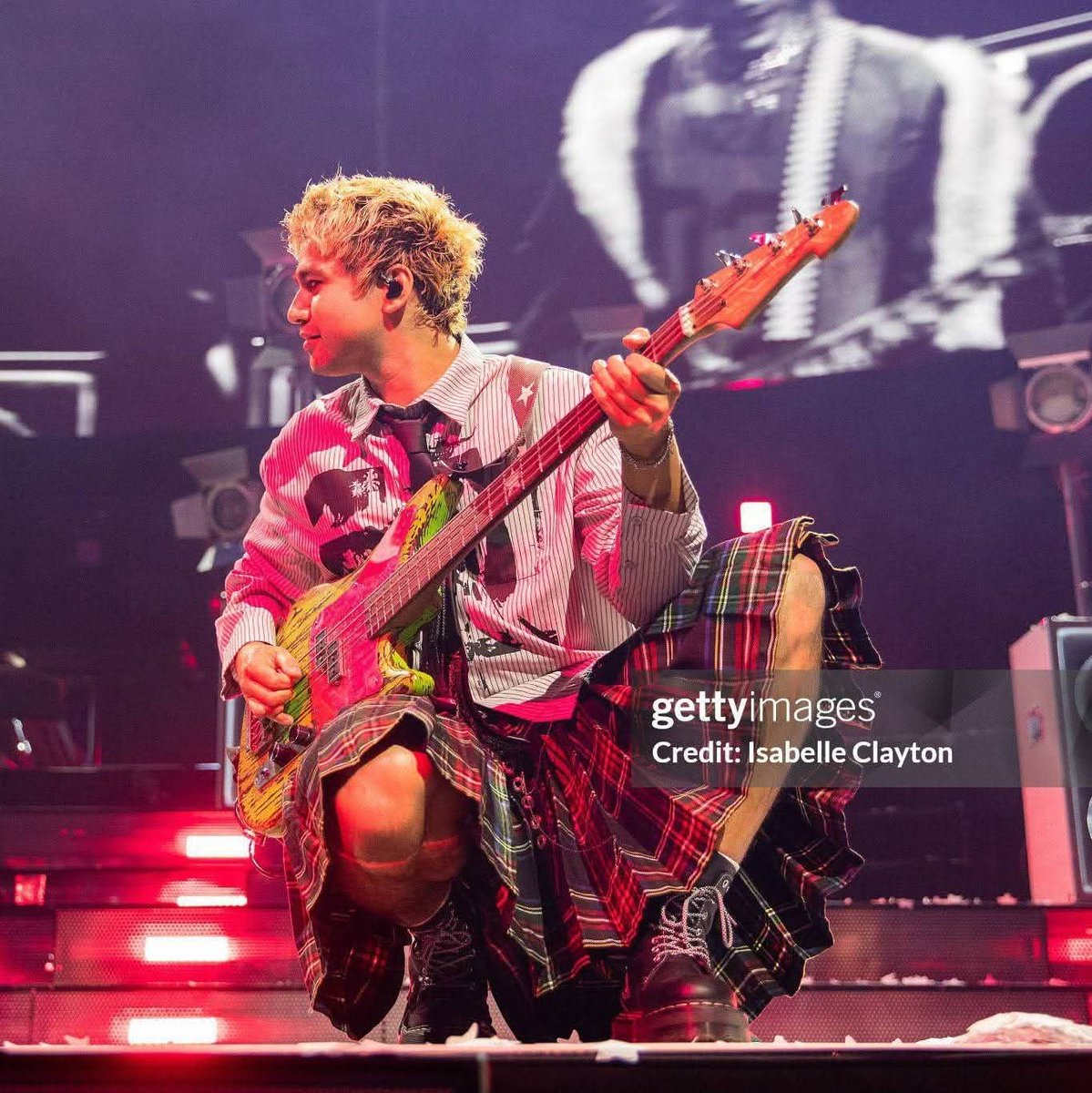 I've been thinking, "Do you miss me?
Does my memory make you wanna kiss me?" / lyr