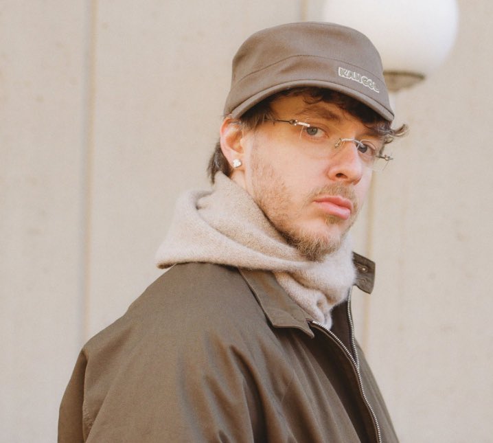 CHILLING WITH MONIE🌹 tweet media