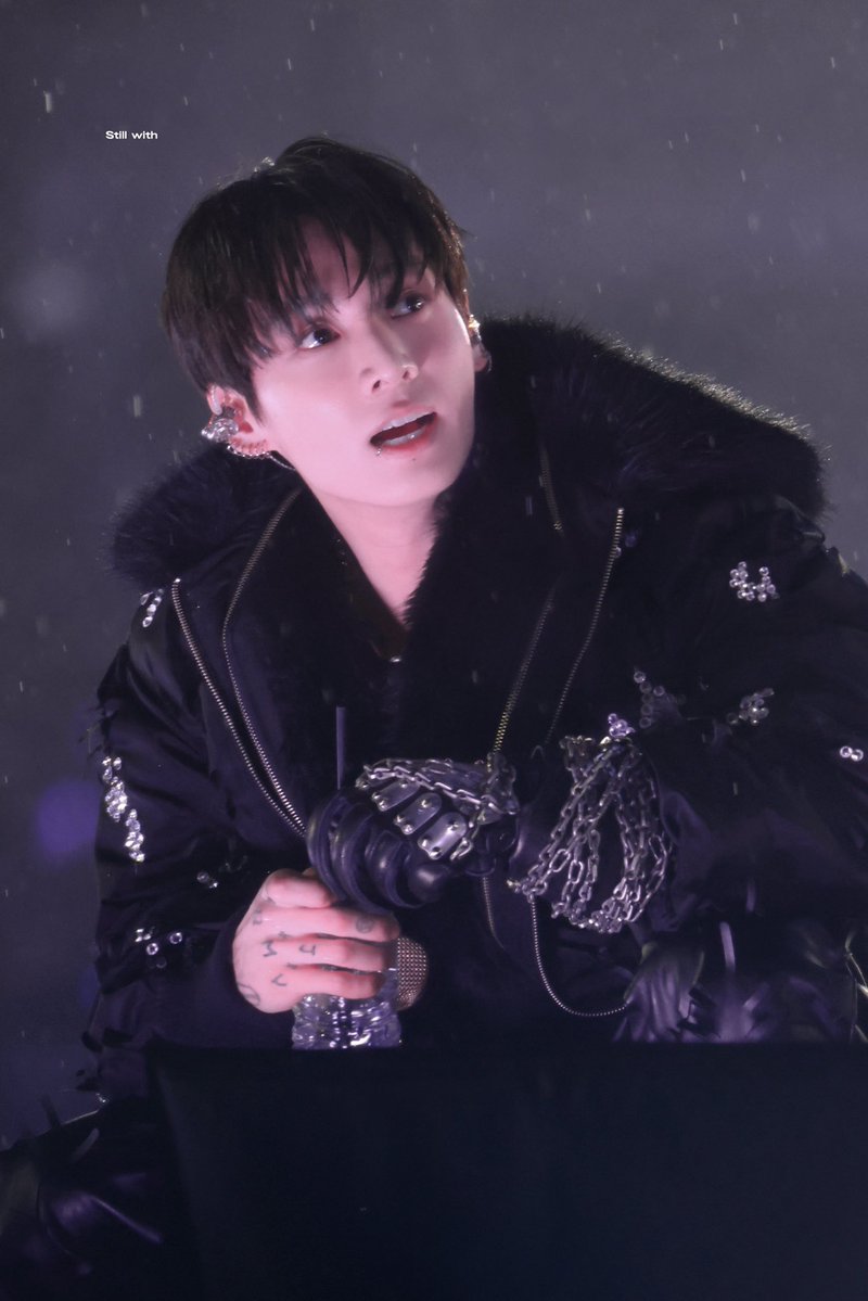 Still with tweet media