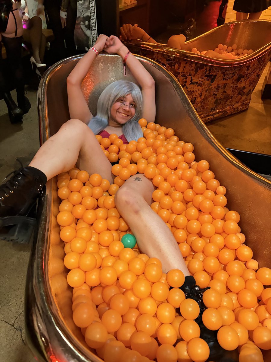 Preistess Golightly tweet media