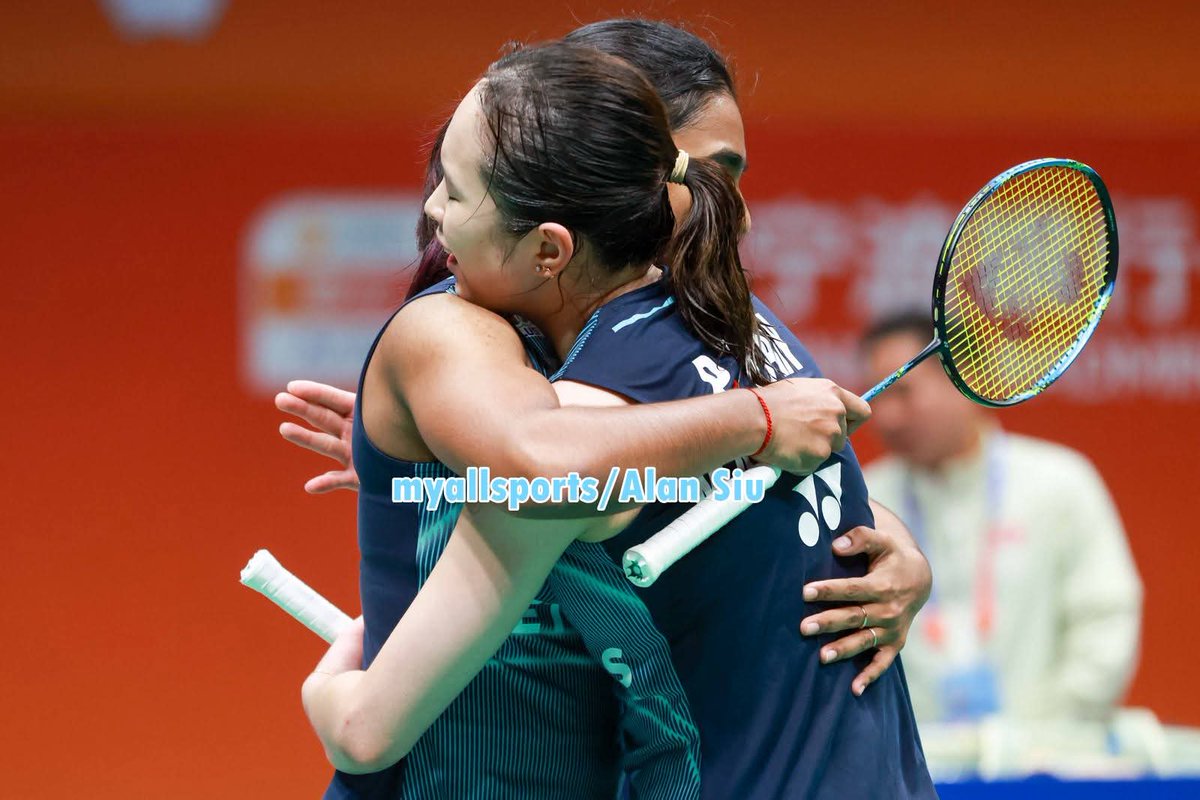 👩‍❤️‍👩🫂

#PearlyTan #ThinaahMuralitharan #BadmintonAsiaChampions