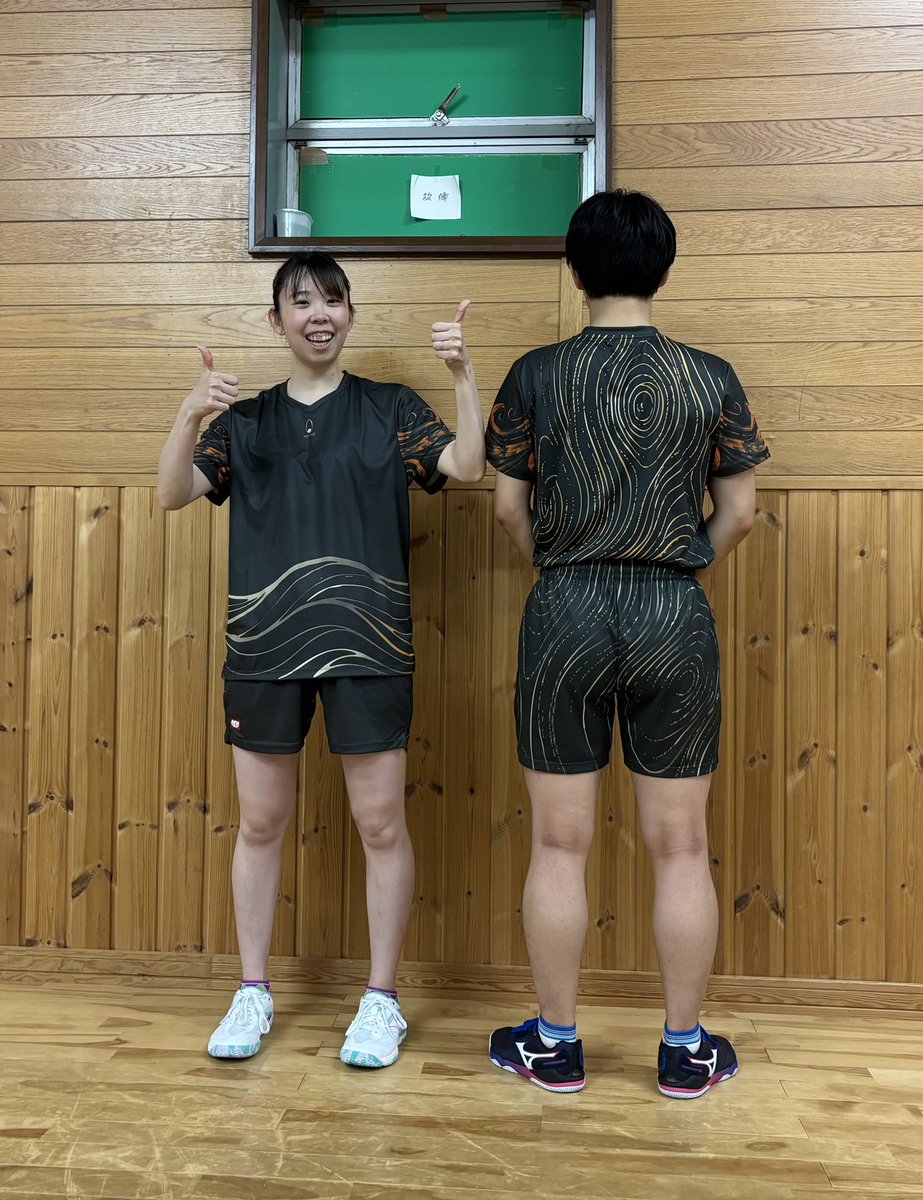 mu_2go's tweet photo. ドクターヤン・the eggブランドのユニフォーム着てみました🐣
生地さらさらで気持ちいい〜！
絶妙な色でかわいさとかっこよさがあってとても好きです！！

着用サイズは2人とも上下Lでーす
#ドクター���ン
#theegg https://t.co/fMxccA0gRN