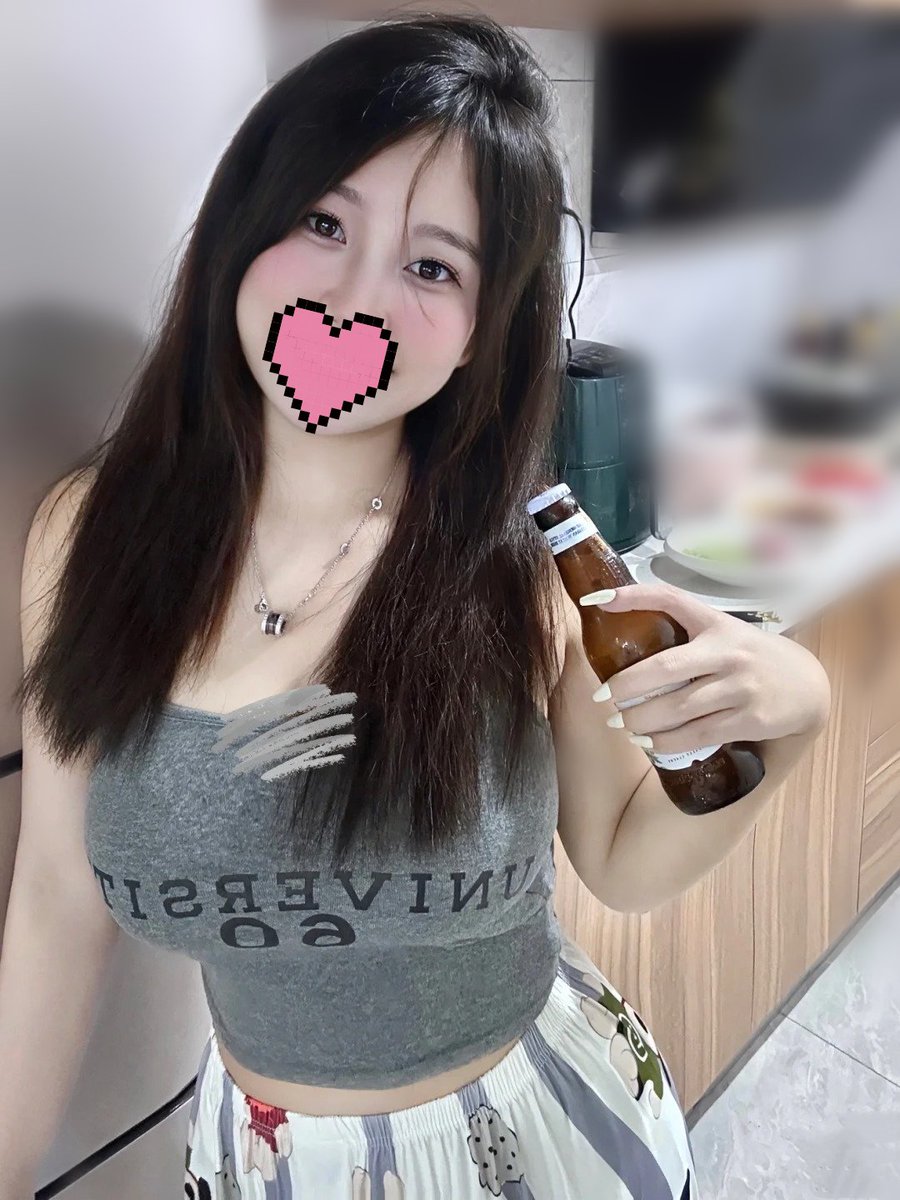 NuShao20480's tweet photo. 有人要負責一下
  今天這個又累又壞的單親媽媽嗎？
  我真的很乖 也…偶爾會有一點不乖 
 想認識我的自己來敲我~
#賴2886y https://t.co/hcEehSPE96