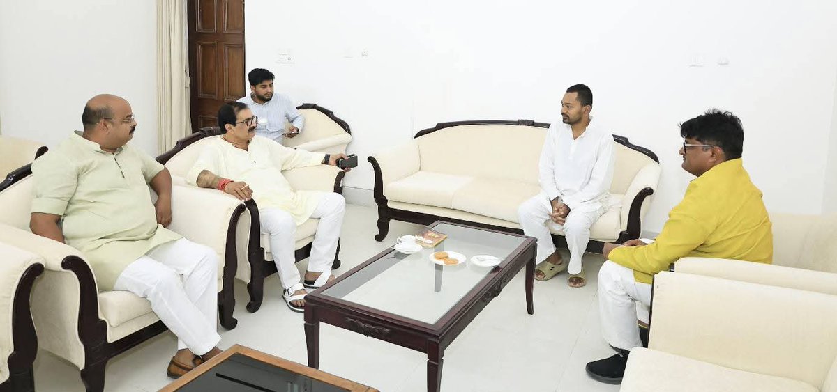 आज भी मैंने पटना में जद(यू) के नेताओं और कार्यकर्ताओं से सौजन्य मुलाकात की। कई इलाके के जनप्रतिनिधिगण से संगठन को लेकर भी गंभीर चर्चा हुई। हमलोग मिलकर पार्टी को सशक्त बनाने के मिशन पर जल्द जुटेंगे।

#JDU #bihar #NishantKumar #NitishKumar