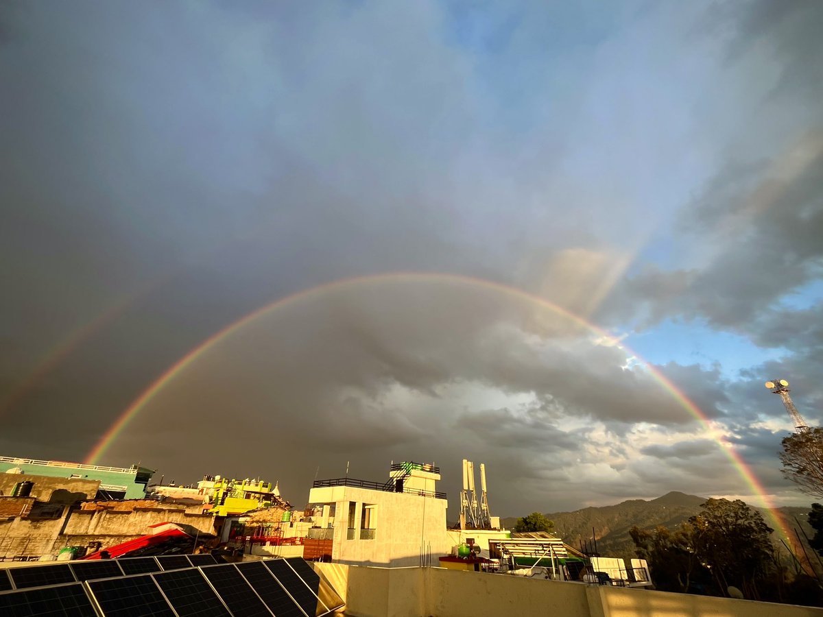 Amrita_Dass's tweet image. Gorgeous evening today in Almora, with a double rainbow. 

#Uttarakhand #gratitude #Himalayas