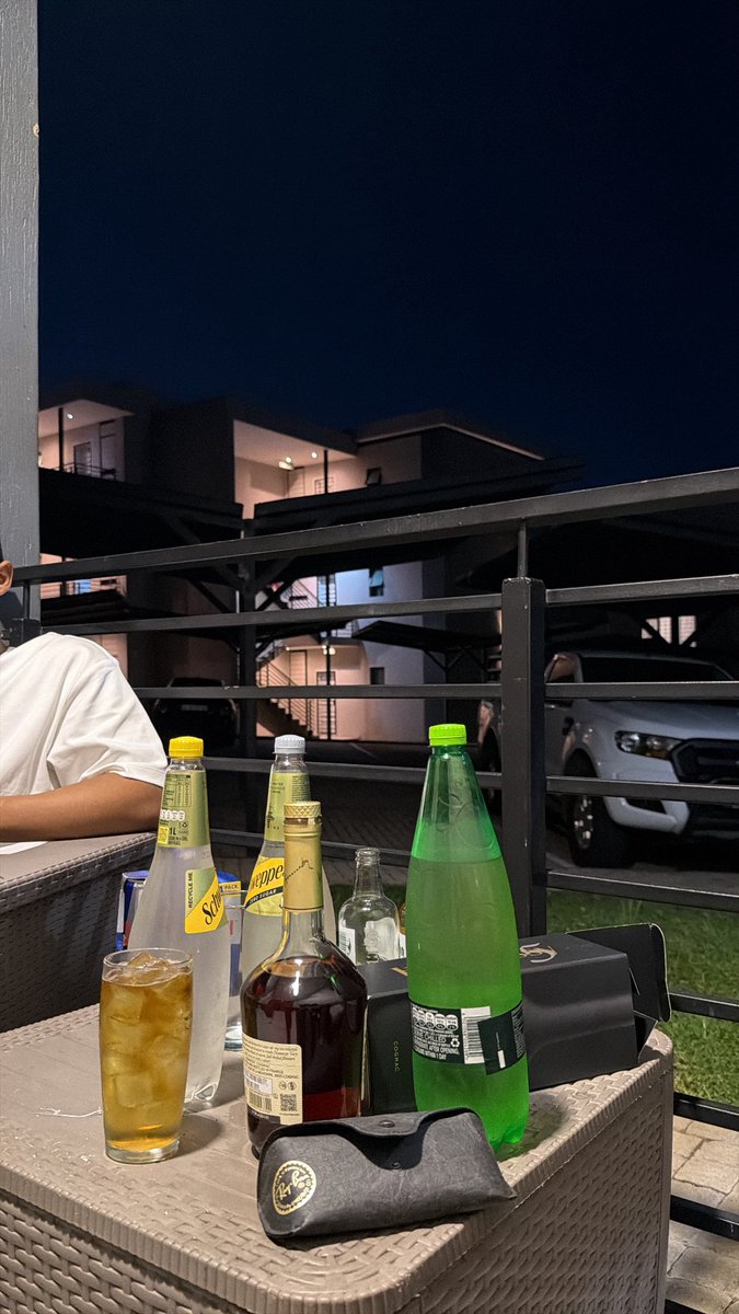 RIVIERA🦅 tweet media