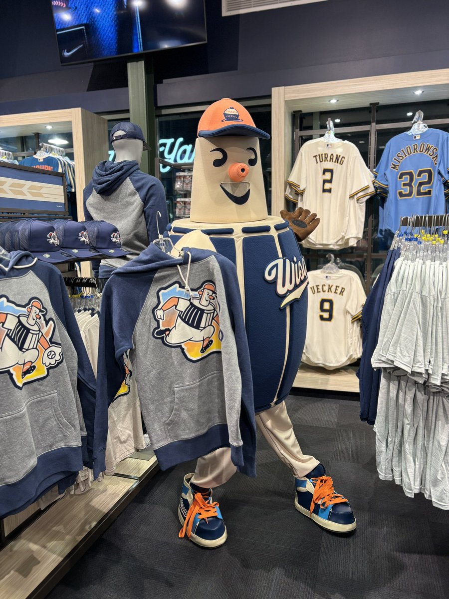 BrewersRaptor's tweet image. Them: Wisco Barrelman can’t hurt you
Wisco Barrelman: