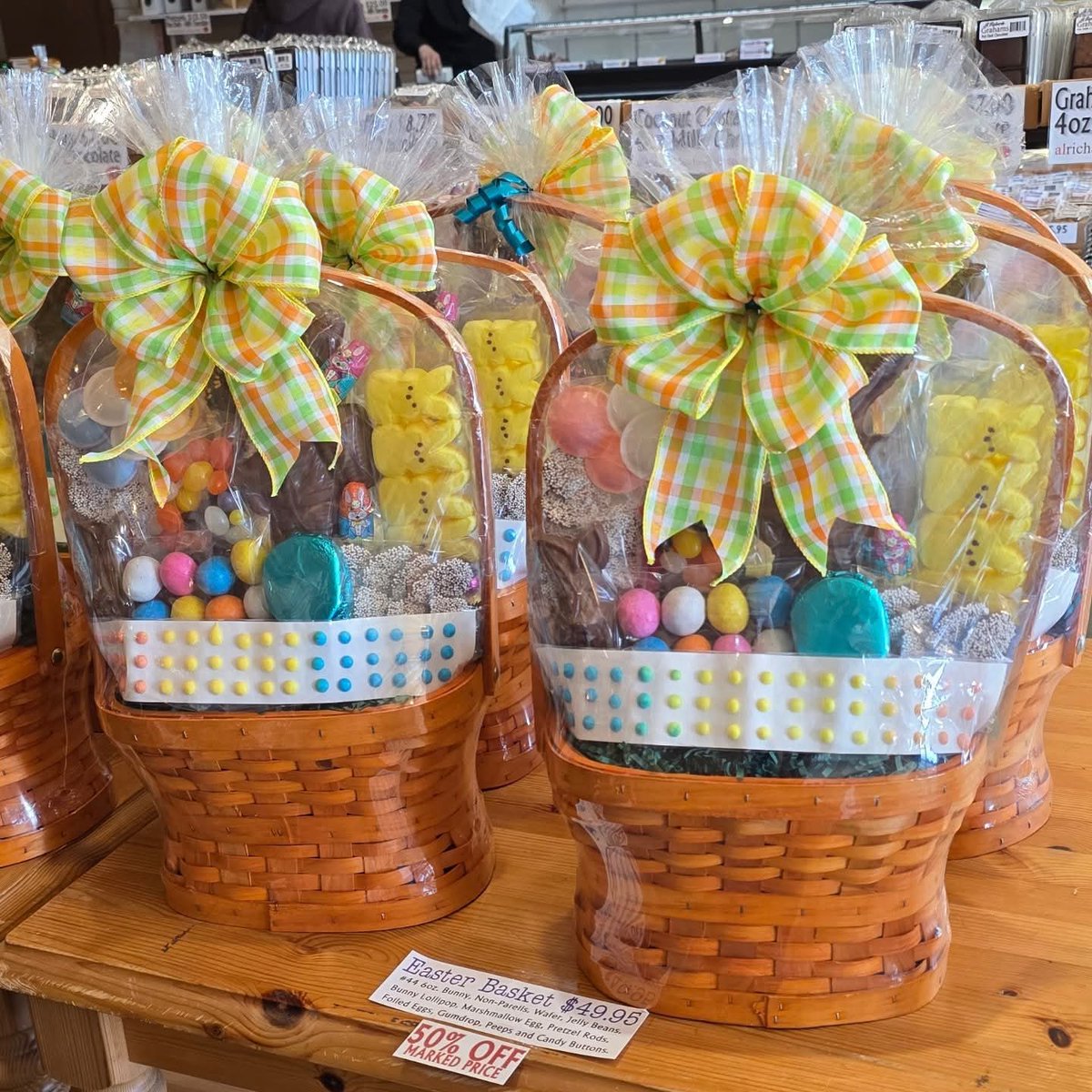 AlsChocolates's tweet photo. We've still got some great Easter items leftover and they're all 50% off while they last! Come take advantage of these amazing deals while you can! https://t.co/fTwrpqcjMk