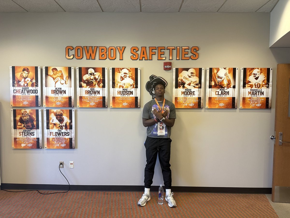 prentice1of1's tweet image. Stillwater, OK! #wow @CowboyFB thank you for an amazing day. @OwensDajon every step of the visit you were right there and I appreciate you. @CoachMalone18 you taught me some stuff and kept it 💯 the whole day. @CoachSkyCassity energy and confidence. Thank you for the advice.