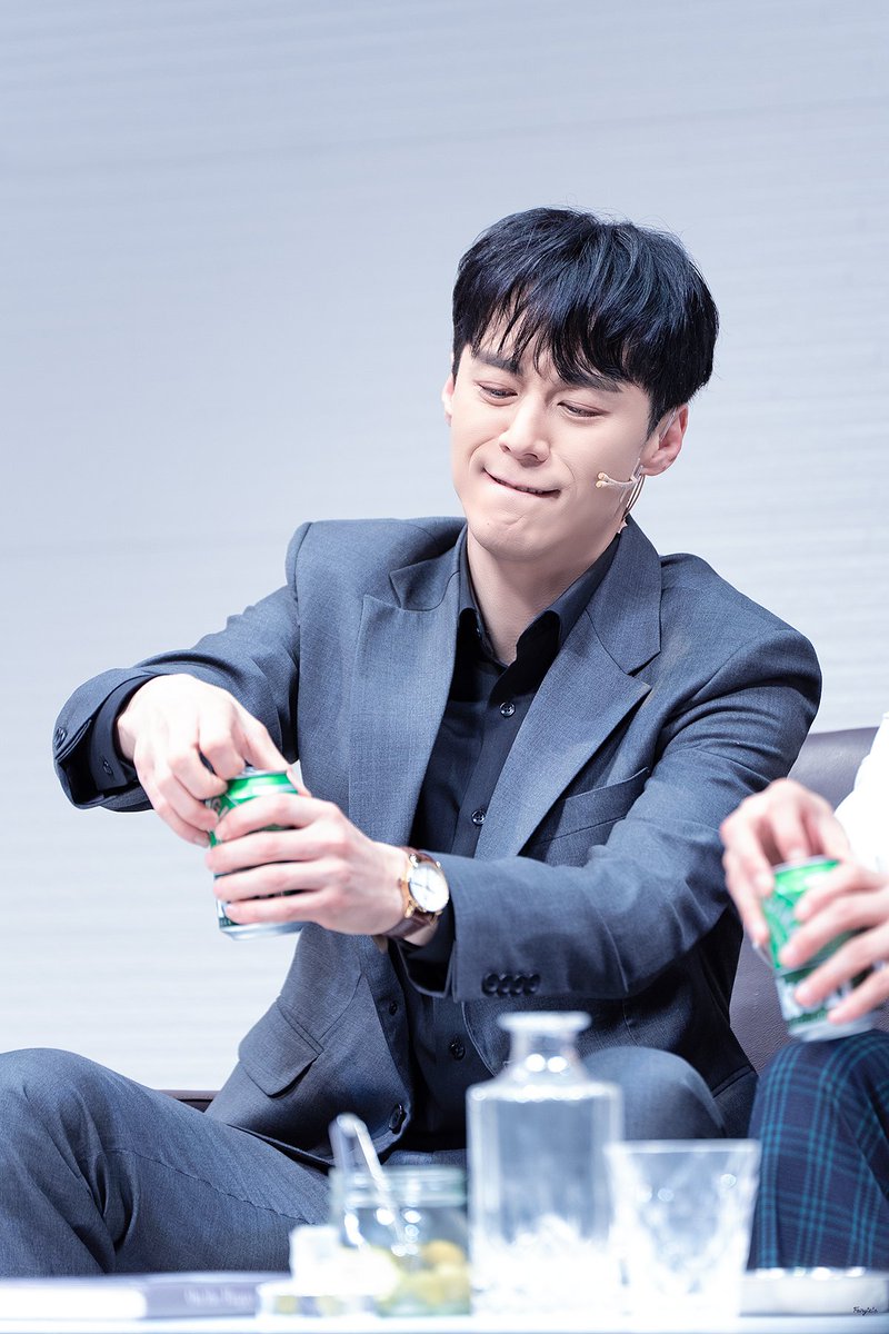 𝐹𝑎𝑖𝑟𝑦 𝑡𝑎𝑙𝑒 tweet media