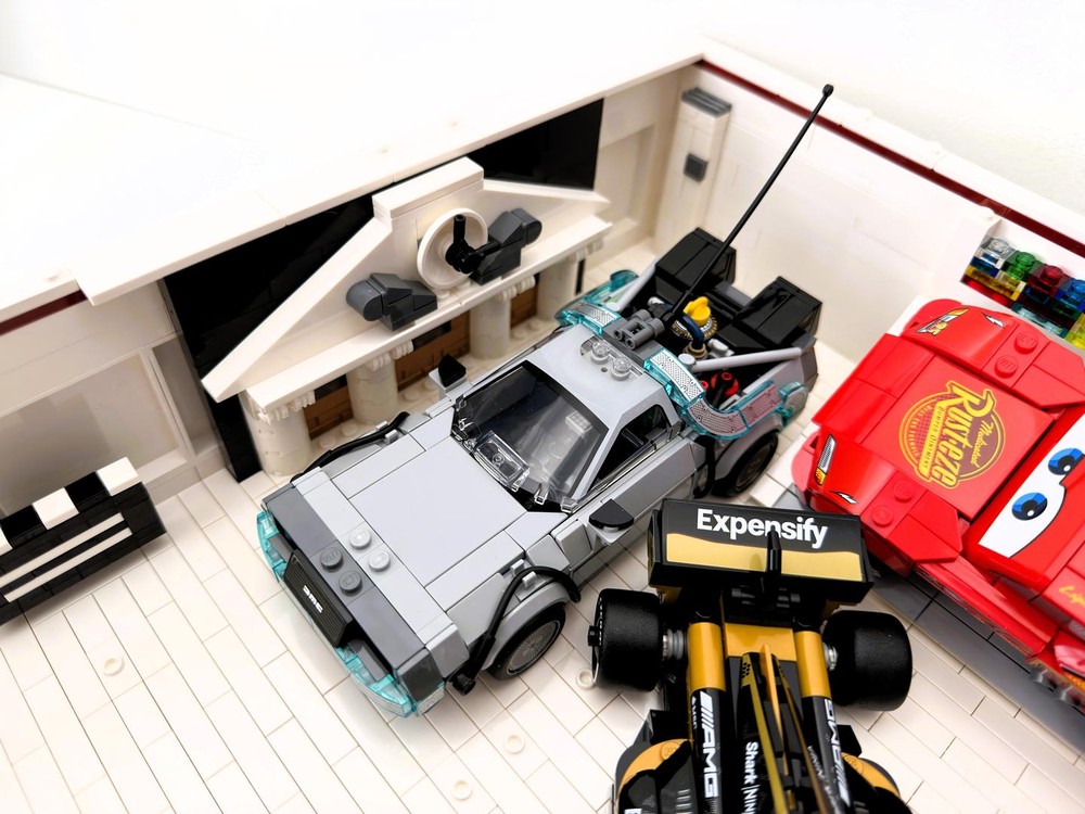 Film Movie expansion floor for Motor Museum MOC-256799 by <a href="/PaulPettifor/">Re-Bricked</a> reb.li/m/258261?spot=… #lego #rebrickable #legomoc