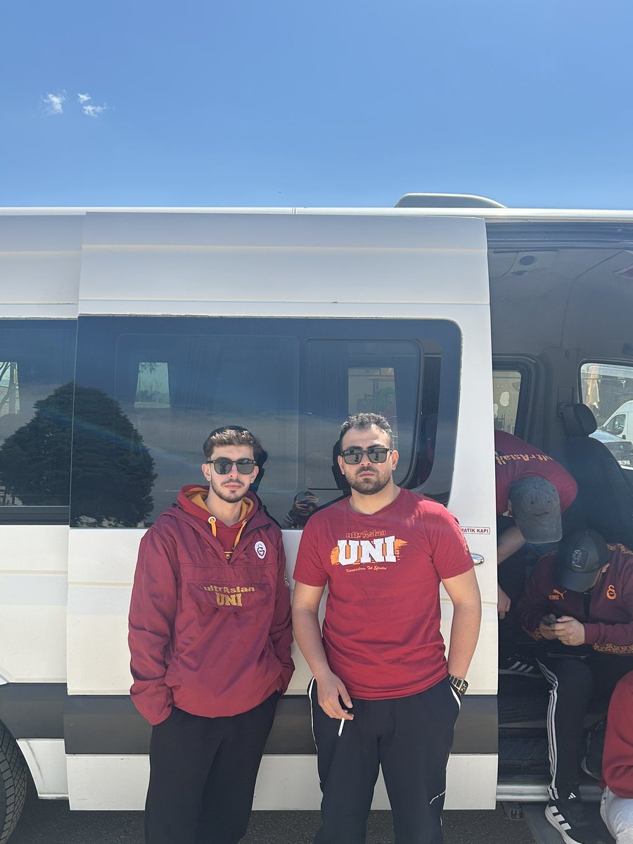 Emircan.exe tweet media