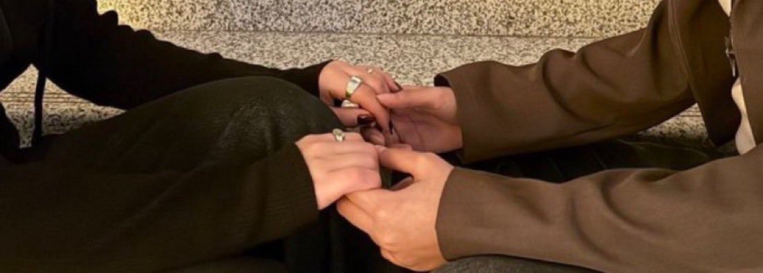 gafiah_'s tweet photo. معك تملاني الفرحه وتسبقني
 الضحكات ❤️ https://t.co/rztFaaHPsf