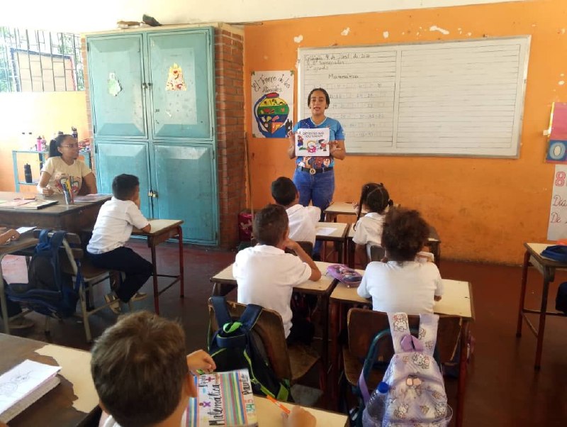 #09Abr | En  Municipio Carlos Arvelo, Carabobo  Con el objetivo de acercar a los más jóvenes al mundo digital, el Infocentro Guigue impartió un taller práctico NNA Forma de violencia hacia niños, niñas y adolescentes incluida la violencia Online a los estudiantes de 1er grado