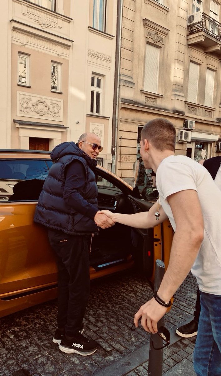 DidiMarkovic's tweet photo. Simbol grobarskog duha i učitelj mnogim generacijama. #kkp
Hvala ti što nikada nisi dao na naš Partizan i što si sebe žrtvovao u bitkama koje se ne mogu pobediti. Ali si zato na terenu pobedio gotovo sve.
Večna ti slava, Generale🖤🤍 https://t.co/iXaEtnQtLv