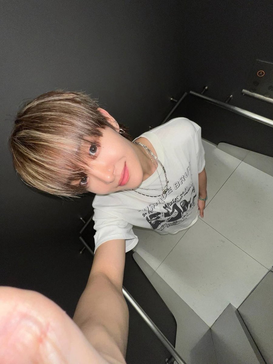 지훈피드 tweet media