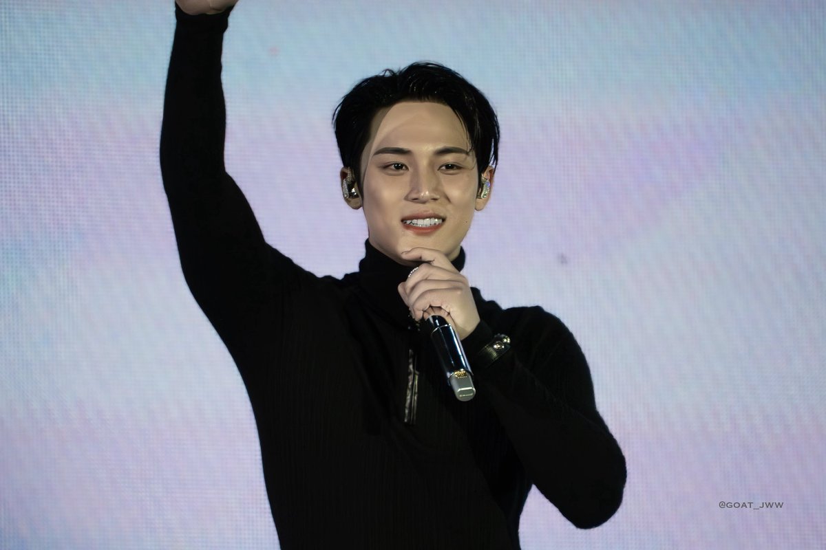 워누안경희망 (@goat_jww) / Posts / X