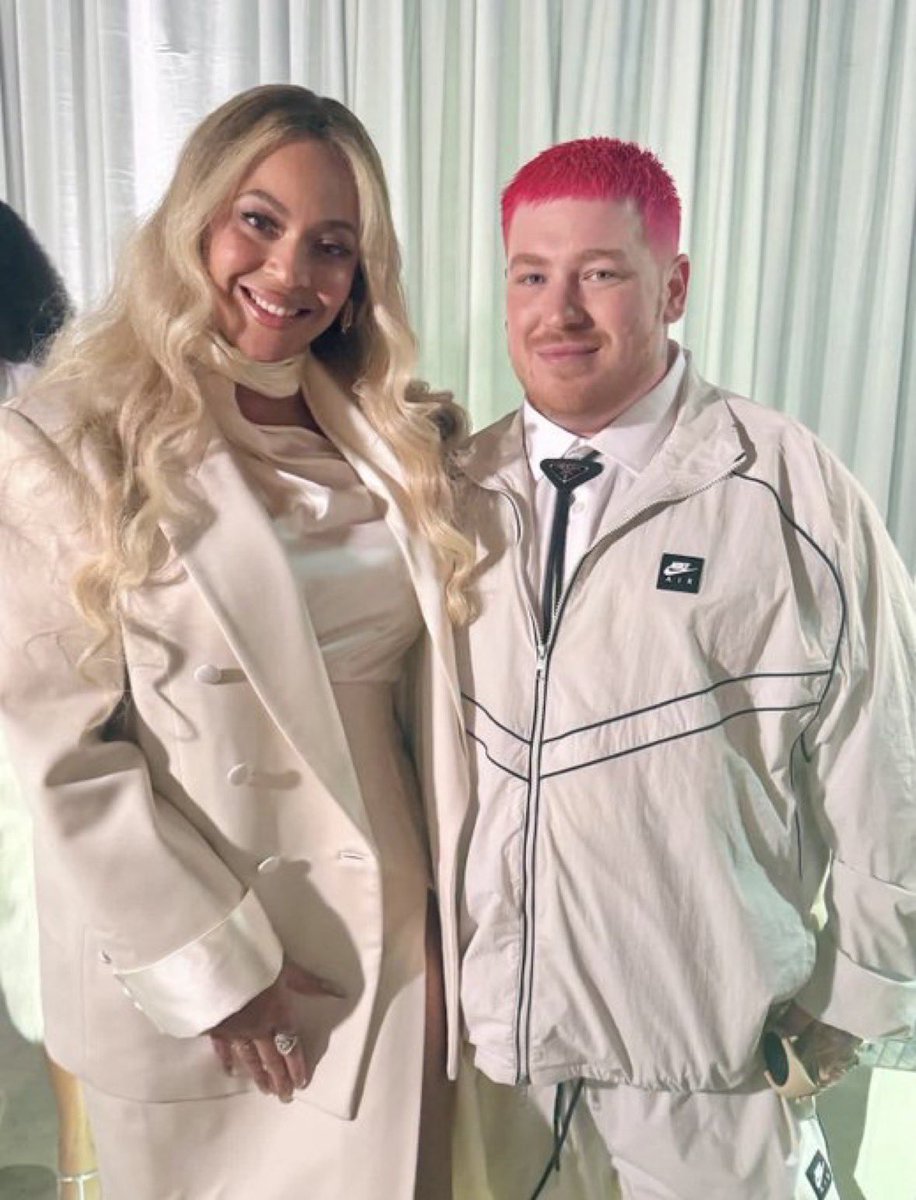 realityishere tweet media