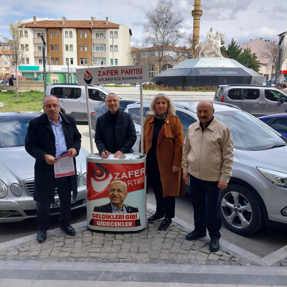 Stant çalışmamızda vatandaşlarımızla sohbet ettik İçinde bulunduğumuz zor şartların  insanlarda oluşturduğu umutsuzluğu gördük.Ancak bizler umutsuzluk yok,hep birlikte mücadele var diyerek dayanışmanın ve birlikte hareket etmenin önemini vurguladık #parolamızZafer 
<a href="/zaferpartisi/">Zafer Partisi</a>