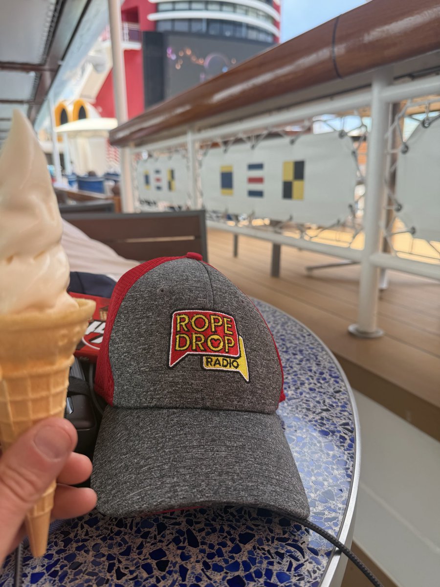 BackToTheMouse's tweet photo. Pineapple coconut for #11 https://t.co/Mzbb0NJFfr