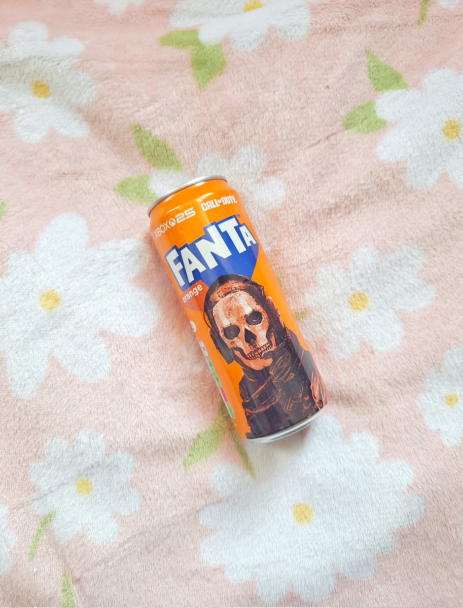 Mily_K's tweet photo. SPOTTED : Simon Ghost Riley in Belgium thanks to #Fanta #callofduty #ModernWarfare @CallofDuty https://t.co/POZ718k8XC