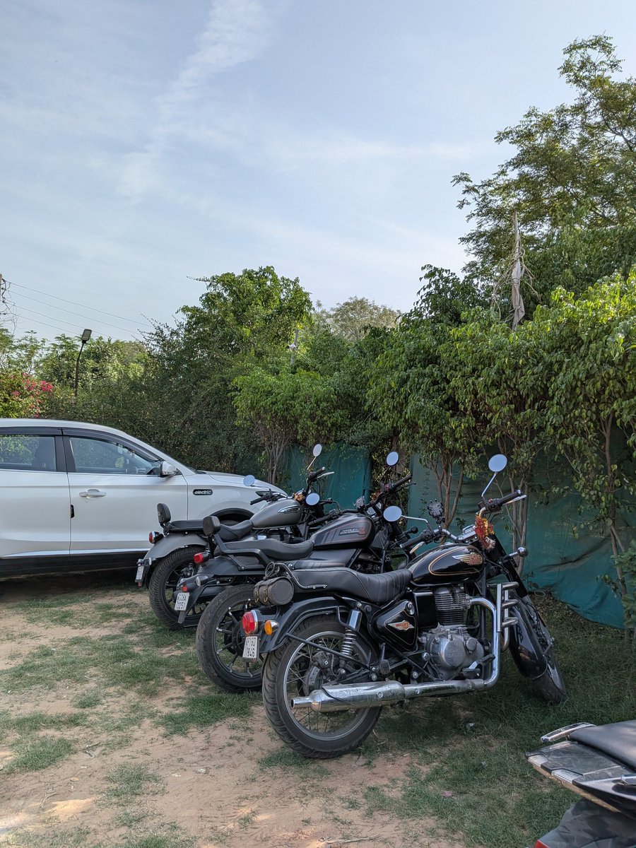 akash 𓅰 tweet media