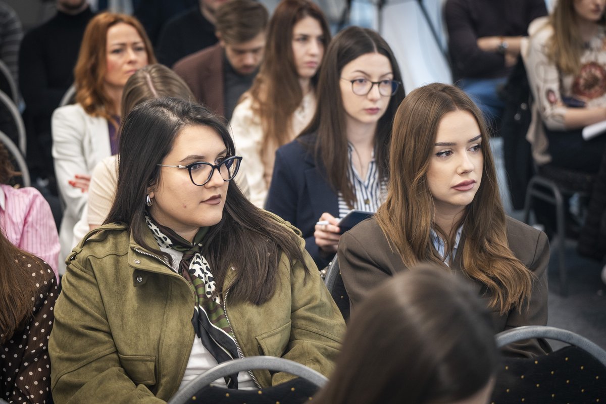 📘 On the on‑site training day, the HRRL LLM lecture and workshop explored constitutional identity and the rule of law, addressing key challenges and EU‑related perspectives ⚖️🌍.
#CEAUM #centraleuropeanacademy #RuleOfLaw #ConstitutionalIdentity #LLM #EUlaw