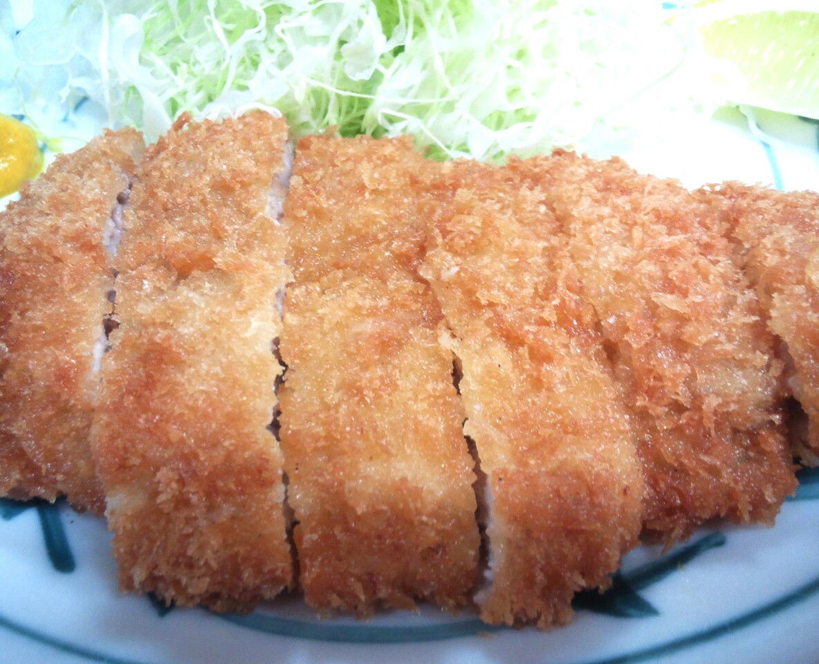 yanasehonten's tweet photo. ビタミンB群たっぷりの豚肉パワーで疲労回復!!
#とんかつ #ひれかつ #カツサンド #かつ丼 #お持ち帰り #テイクアウト #揚げ物 #お弁当 #ロースかつ #tonkatsu #porkcutlet #安心 #やなせ本店 https://t.co/GbGXpchGVQ