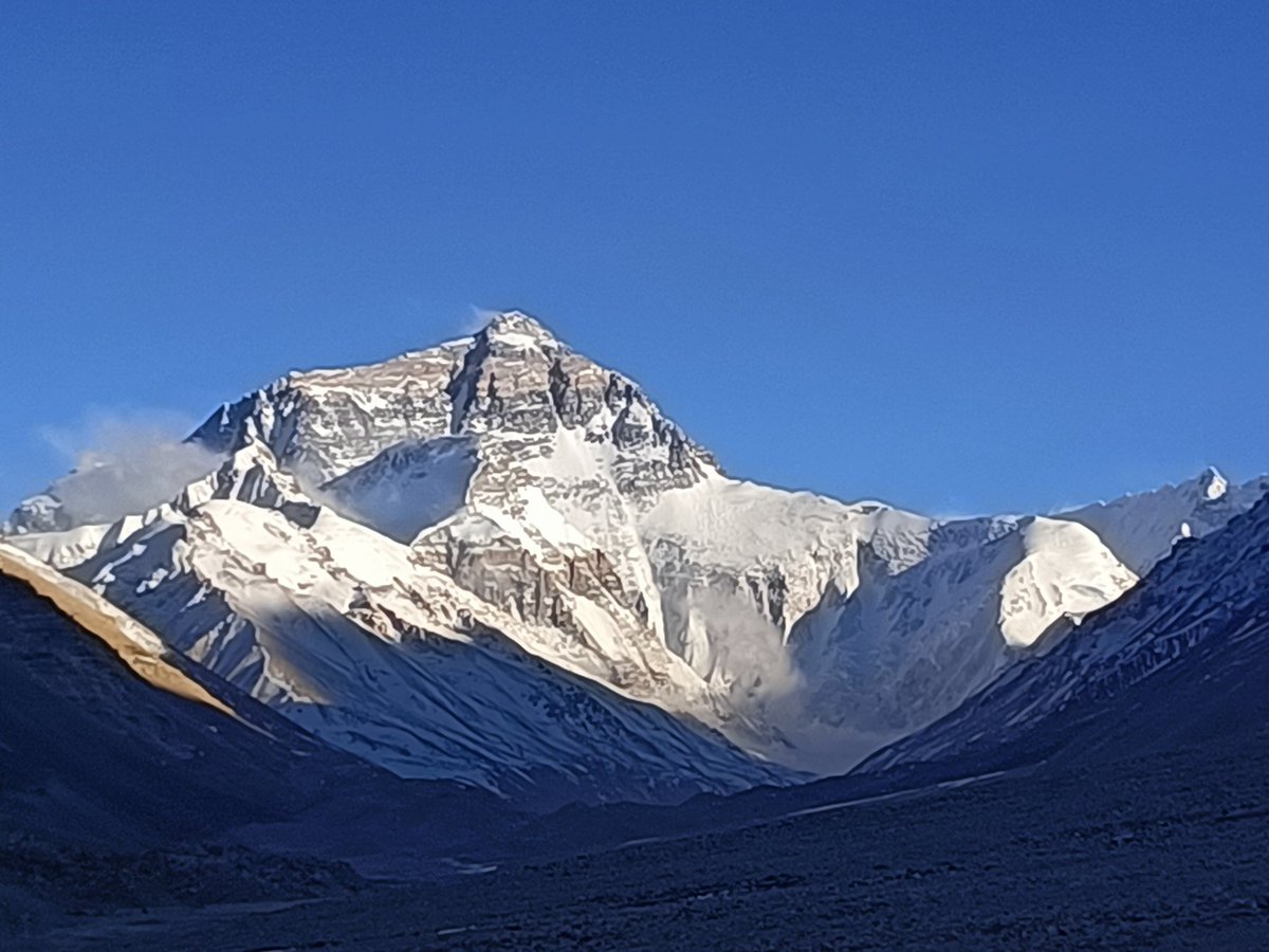 Mounta1n_Mike's tweet image. Spending the night at #Everest Base Camp in #Tibet. We were really lucky to get such clear skies. Got to see the sun set and see it golden. Up early tomorrow to see the sunrise. Also went to the Rombuk Monastery today.
