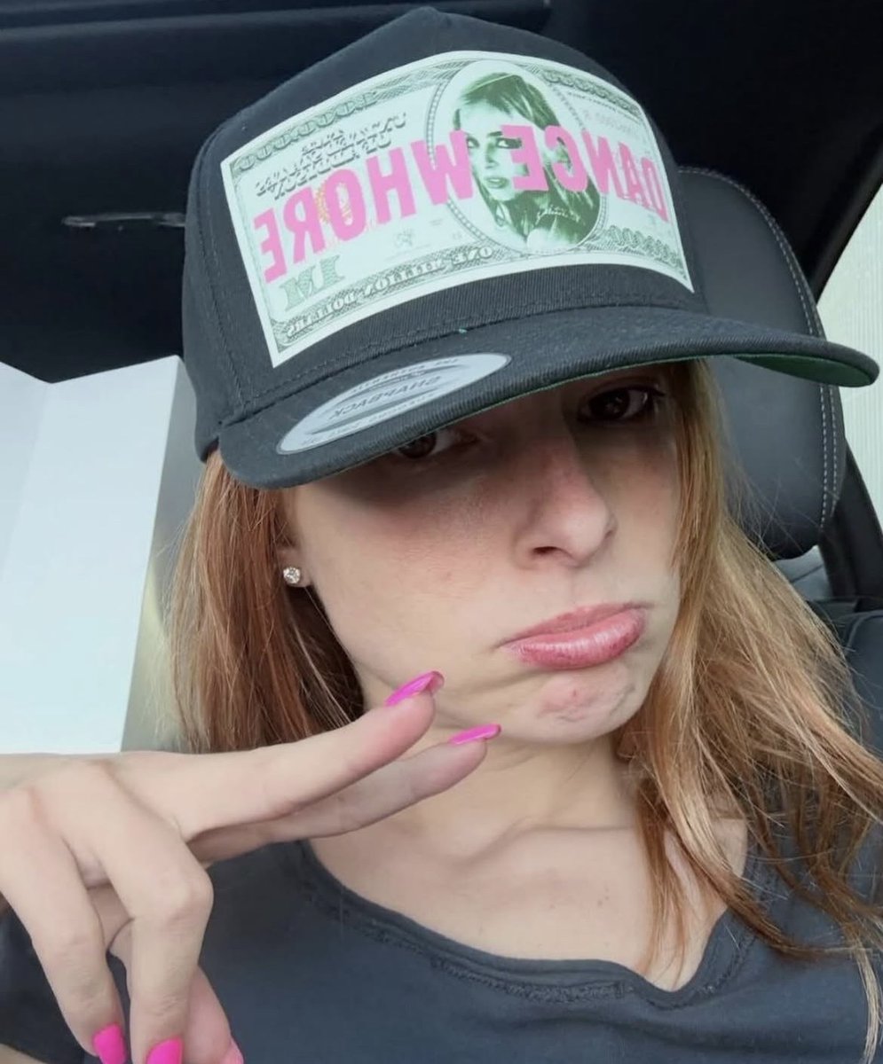 Addison Rae Charts tweet media