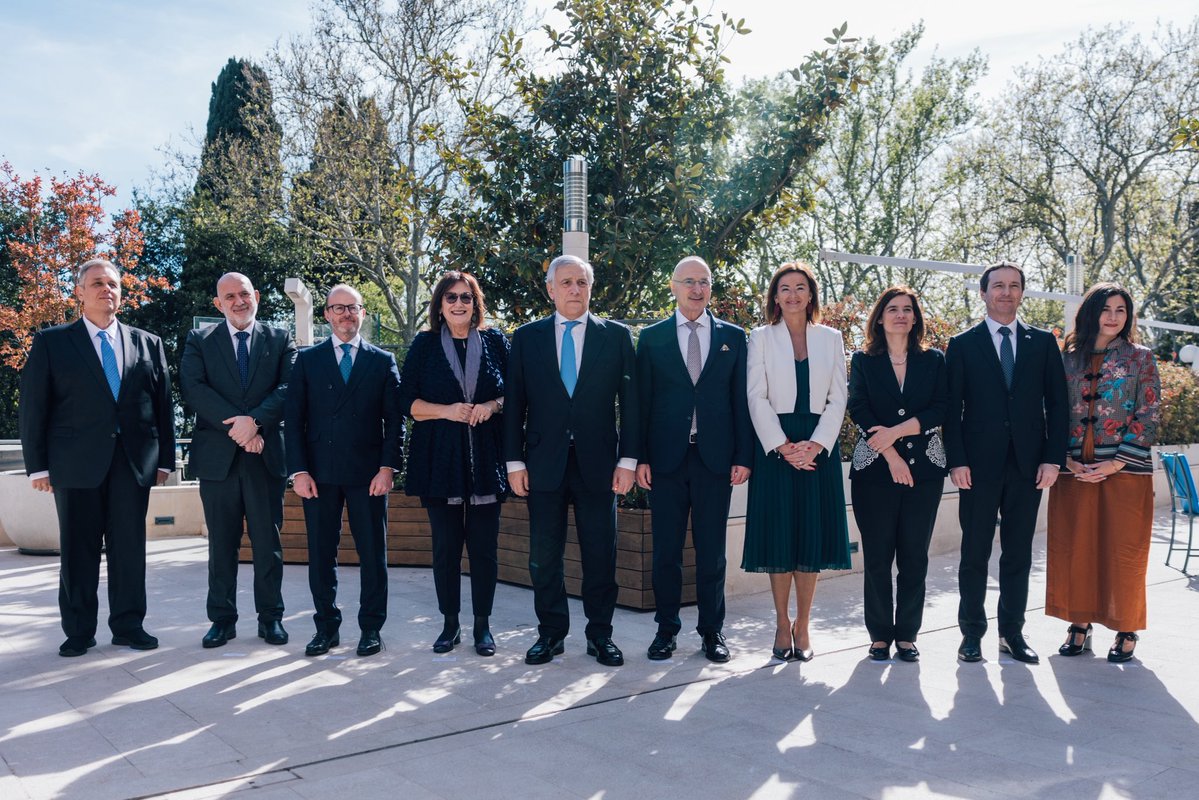 MZEZ_RS's tweet image. “Regarding the #MiddleEast, our message should be loud &amp;amp; clear: all sides must stop the violence now.

The killing of innocent civilians &amp;amp; the destruction of infrastructure have to end.

#Lebanon must be part of the ceasefire, which must be respected by all.

We need diplomacy &amp;amp;