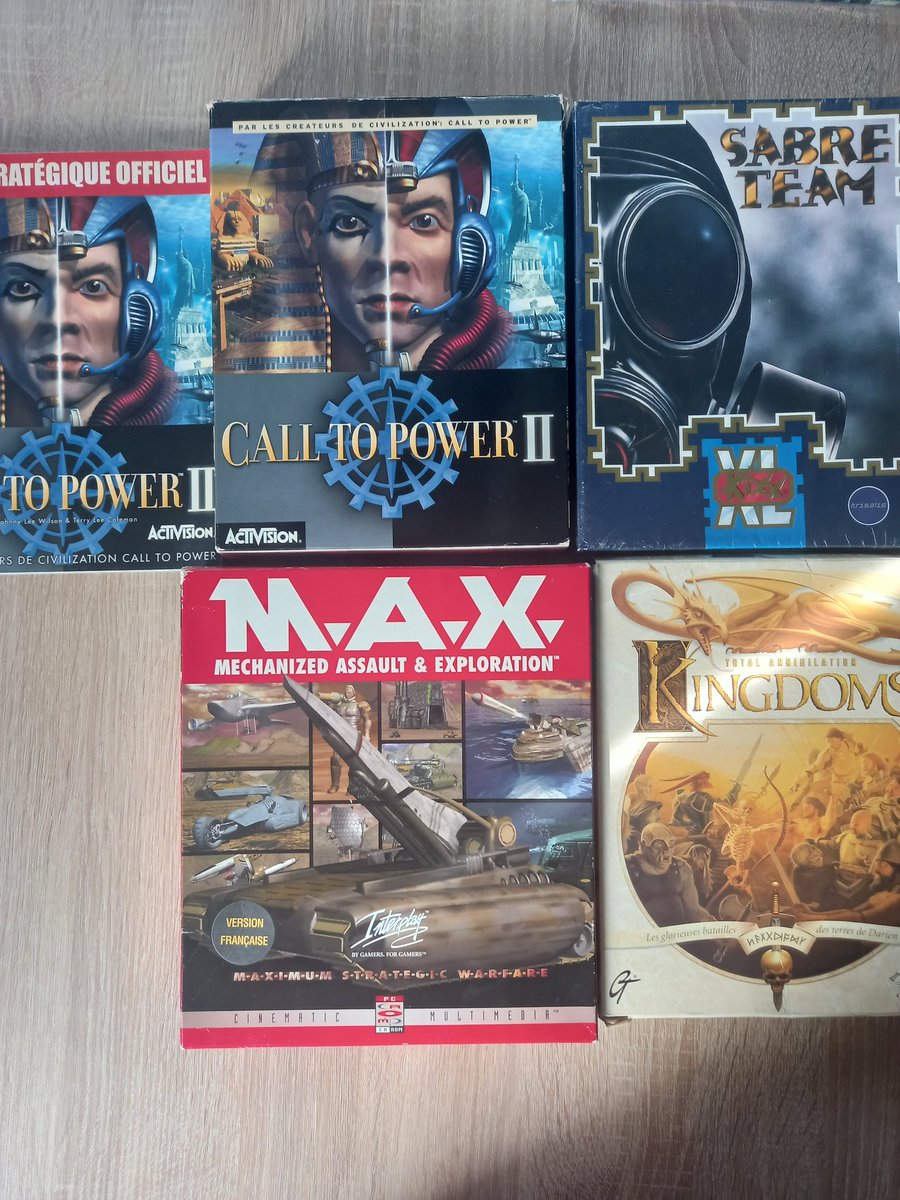 VClorto's tweet image. Dernière rentrée Retrogaming 😎
Rappelez-vous la grande période des jeux de Stratégie 🤩

Call to Power vec le guide stratégique en bonus du jeu 👍🏼

#Retrogaming #BigBox