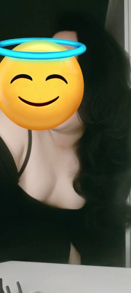 Bot.chubby tweet media