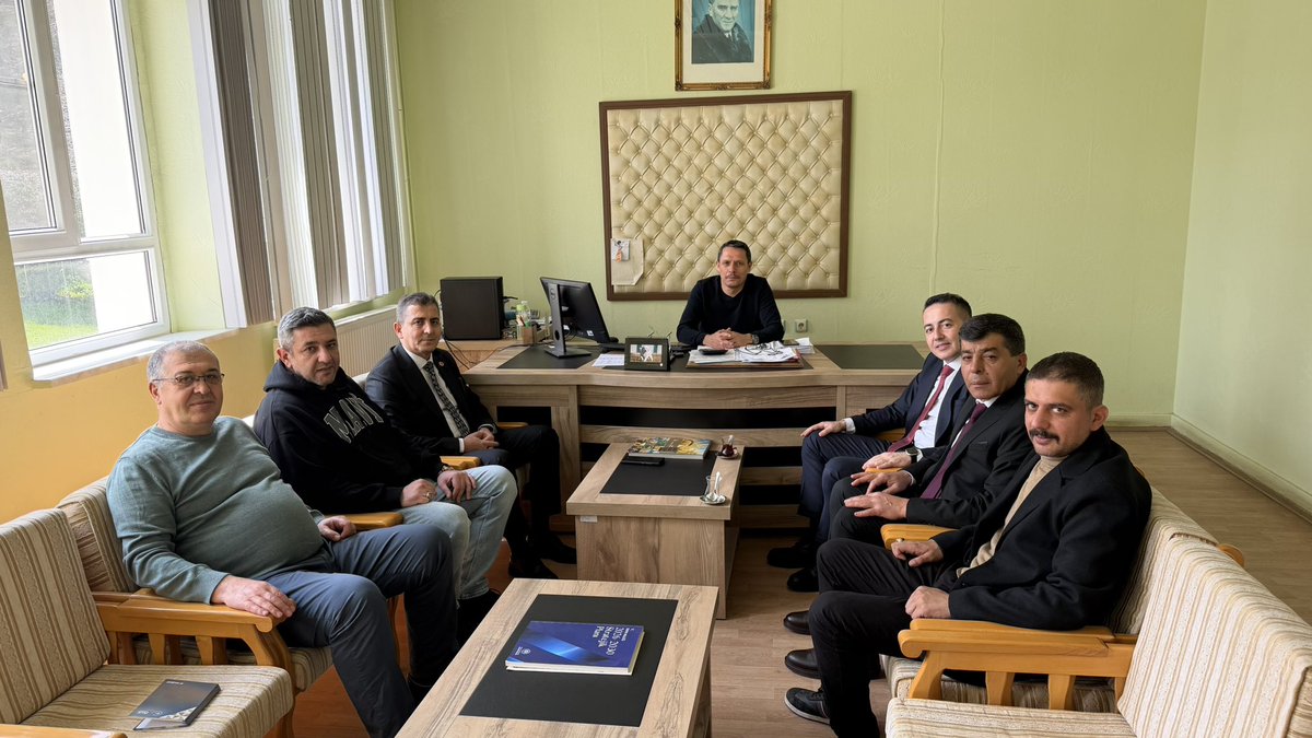 ttosgm's tweet photo. 📍Gözlü ve Konuklar Tarım İşletmeleri Müdürlüklerindeyiz!

Sendikamız Genel Merkez Yönetim Kurulu olarak Gözlü ve Konuklar Tarım İşletmeleri Müdürlüklerini ziyaret ederek kurum çalışanlarımızla bir araya gelinildi. Yapılan ziyaretlerde sendikal çalışmalarımız hakkında karşılıklı fikir alışverişinde bulunuldu. 
Misafirperverlikleri için kurum çalışanlarımıza, idarecilerimize ve teşkilat mensuplarımıza teşekkürlerimizi sunuyoruz.