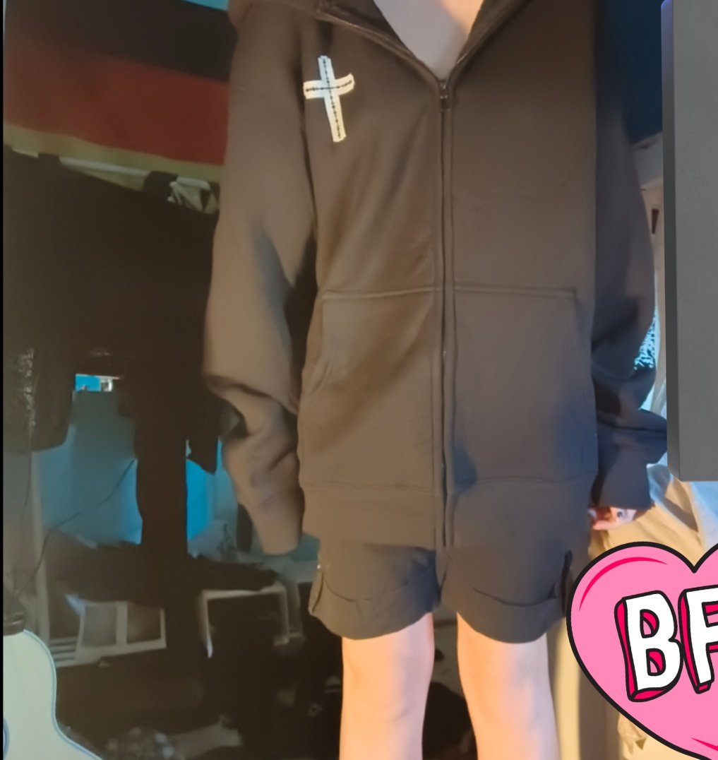 ess1027541's tweet image. I Bought new shorts
I Look like an overweight 12 year old boy