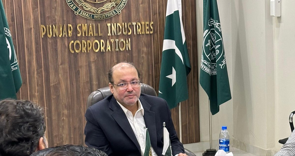 ICIDPunjab's tweet image. صوبائی وزیر صنعت و تجارت @ChShafayHussain سے ہنٹنگ اینڈ سپورٹنگ نائیوز، سورڈز اینڈ اسیسریز ایسوسی ایشن آف پاکستان کے وفد کی ملاقات۔
  وفد نے سیکٹر کے فروغ اور سمال انڈسٹریل اسٹیٹ وزیر آباد کی آبادکاری پر گفتگو کی۔
#ShafayHussain #icidpunjab #Industry #Punjab #Wazirabad