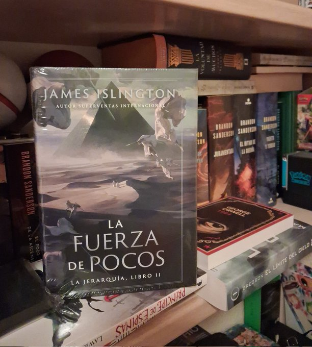 Boikkot's tweet photo. LA FUERZA DE POCOS - James Islington 5/5 ⭐️

El primer 10 del año. Era muy difícil hacerlo mejor que el primero y lo hace en todos los aspectos , muy muy MUY buen libro y con esos finales que te dejan pensando días. Salve, Vis. https://t.co/qRH97J9fix
