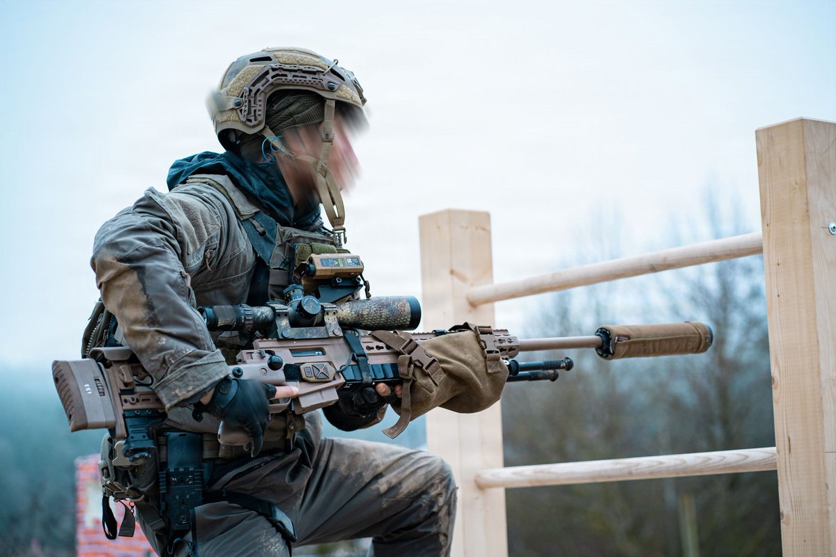 jmscaronte's tweet image. An Italian Special Operations Sniper gets into a firing position during the International Special Training Center’s Urban Sniper Course at the Hohenfels Training Area, Joint Multinational Readiness Center, Germany, Dec. 3, 2025
#Italy