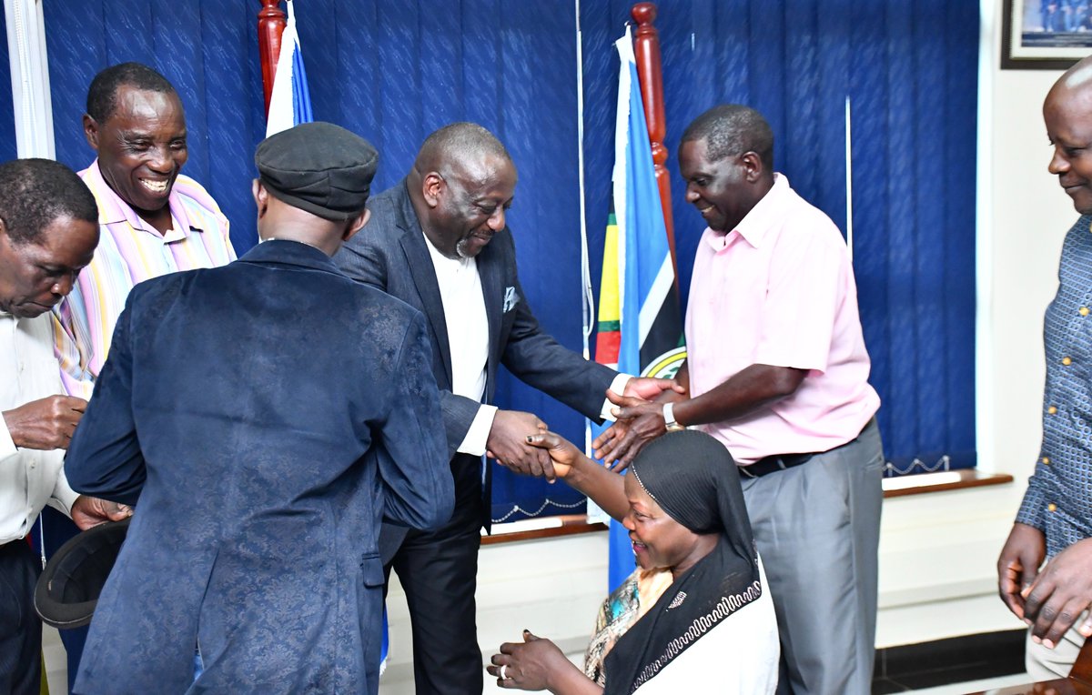 Hon. Nyombi Thembo tweet media