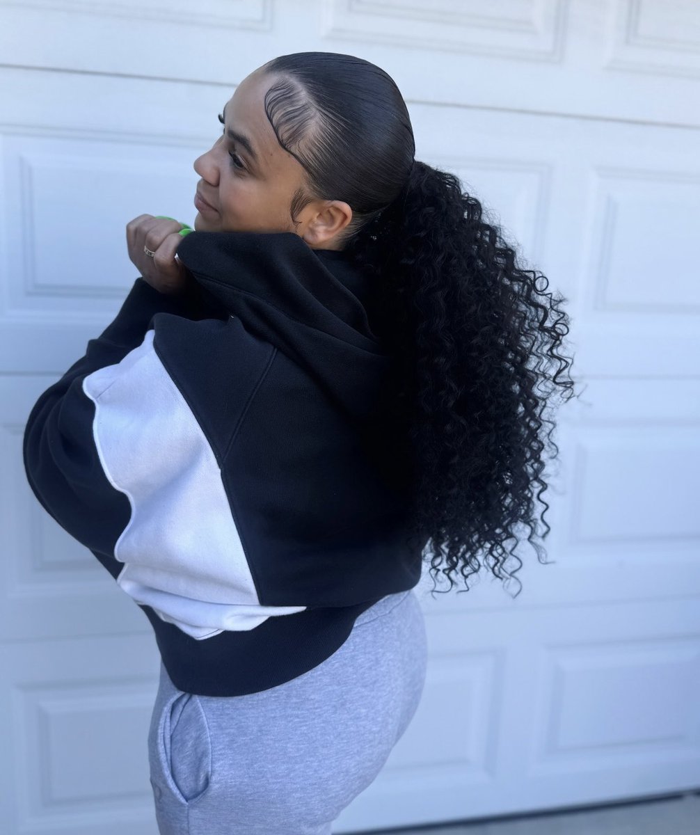 QueenVib3z 💜 tweet media